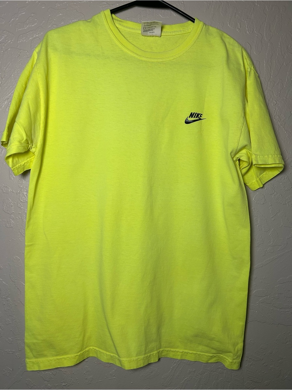 Nike Men’s Neon Yellow Logo Tee size M
